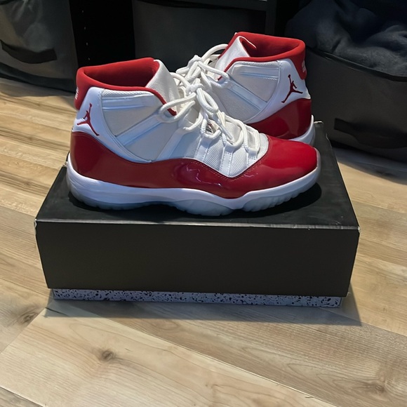 Jordan 11 Retro Cherry - Picture 1 of 5